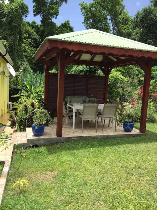 Appartamento Beautiful Arpartment For 2 Deshaies Esterno foto